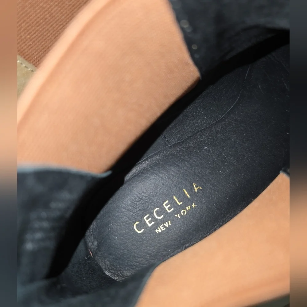 Cecelia NY Gemmain Tan Suede Cap Toe Chelsea Wedge Boots 9.5